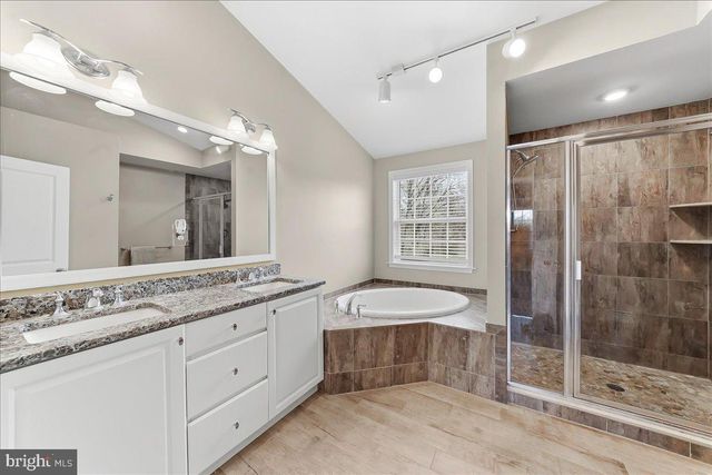 16 GREEN WAY DR, Doylestown, PA 18901