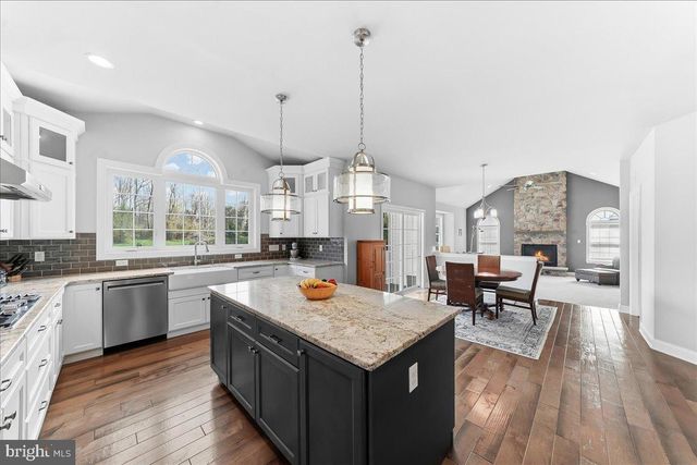 16 GREEN WAY DR, Doylestown, PA 18901