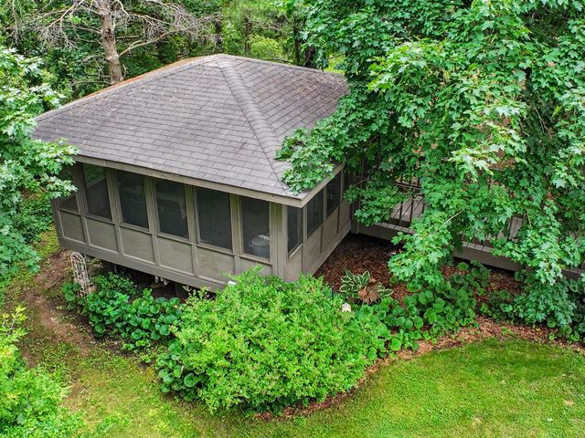4935 Buena Park ROAD, Waterford, WI 53185