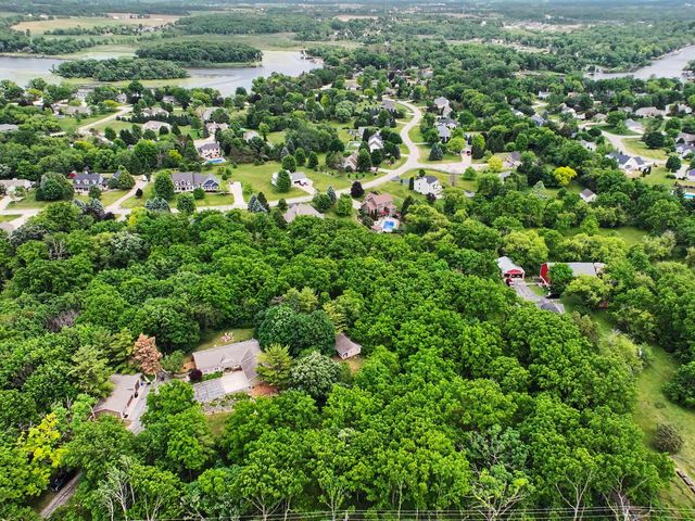 4935 Buena Park ROAD, Waterford, WI 53185