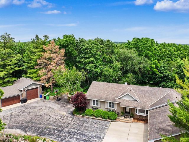 4935 Buena Park ROAD, Waterford, WI 53185