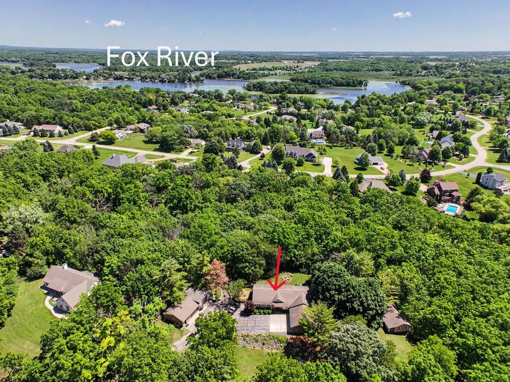 4935 Buena Park ROAD, Waterford, WI 53185