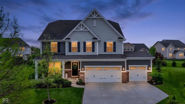 4401 Eaglecrest Place, Zionsville, IN 46077