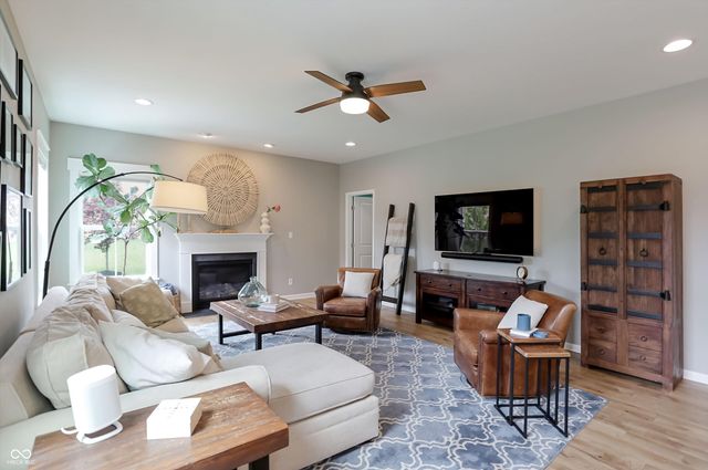 4401 Eaglecrest Place, Zionsville, IN 46077