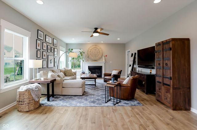 4401 Eaglecrest Place, Zionsville, IN 46077
