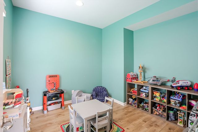 4401 Eaglecrest Place, Zionsville, IN 46077