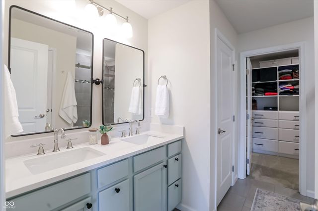 4401 Eaglecrest Place, Zionsville, IN 46077