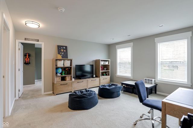 4401 Eaglecrest Place, Zionsville, IN 46077