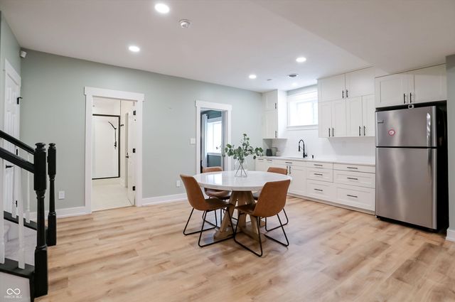 4401 Eaglecrest Place, Zionsville, IN 46077