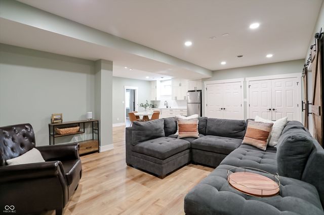 4401 Eaglecrest Place, Zionsville, IN 46077