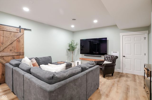 4401 Eaglecrest Place, Zionsville, IN 46077