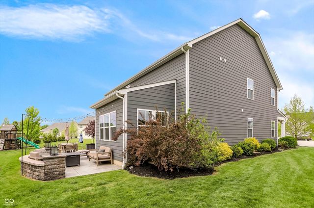4401 Eaglecrest Place, Zionsville, IN 46077