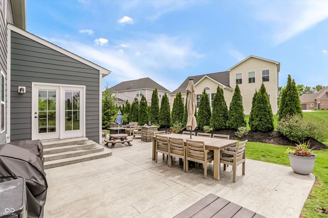 4401 Eaglecrest Place, Zionsville, IN 46077