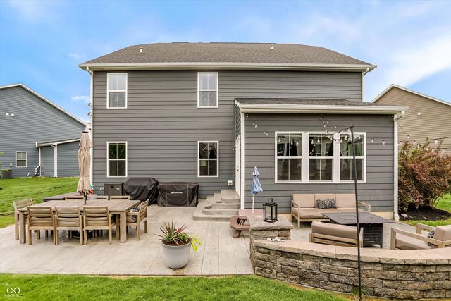 4401 Eaglecrest Place, Zionsville, IN 46077