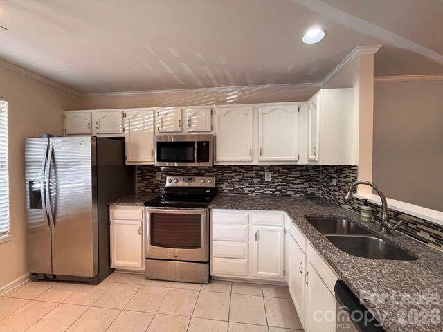 9128 Arbourgate Meadows Lane, Charlotte, NC 28277