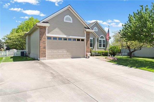 803 Cindy Lane, Raymore, MO 64083