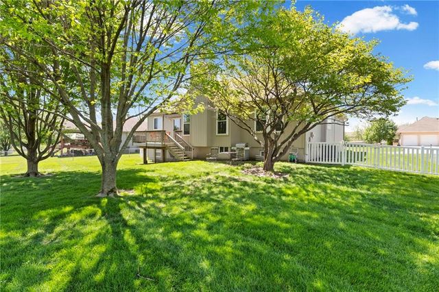 803 Cindy Lane, Raymore, MO 64083