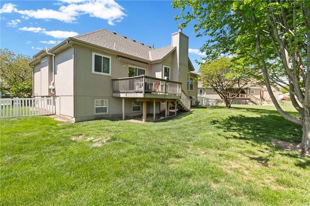 803 Cindy Lane, Raymore, MO 64083