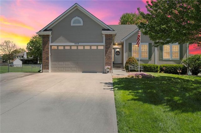 803 Cindy Lane, Raymore, MO 64083