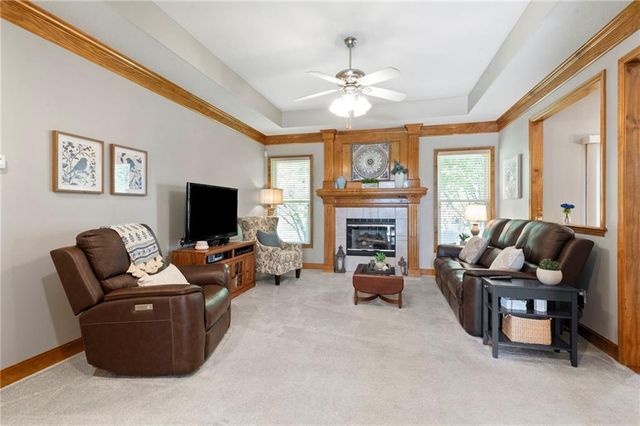 803 Cindy Lane, Raymore, MO 64083