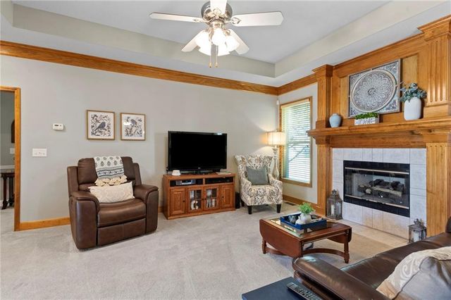 803 Cindy Lane, Raymore, MO 64083