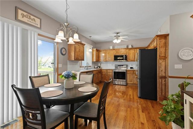 803 Cindy Lane, Raymore, MO 64083