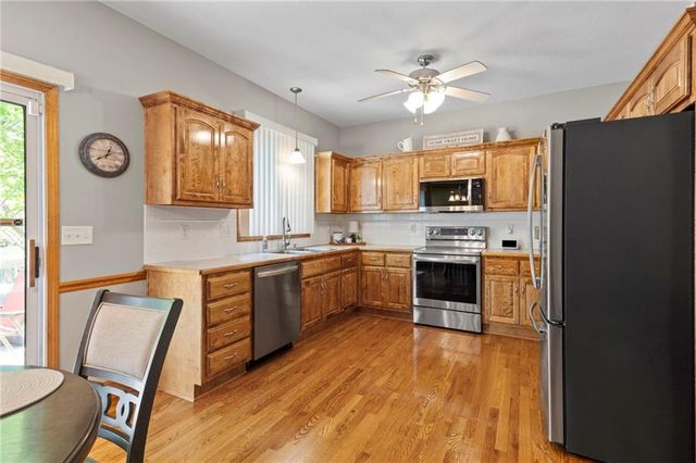 803 Cindy Lane, Raymore, MO 64083