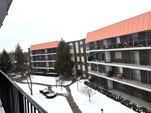 9529 Bronx Avenue 401, Skokie, IL 60077