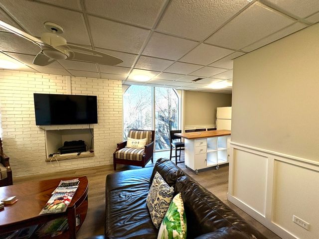 9529 Bronx Avenue 401, Skokie, IL 60077