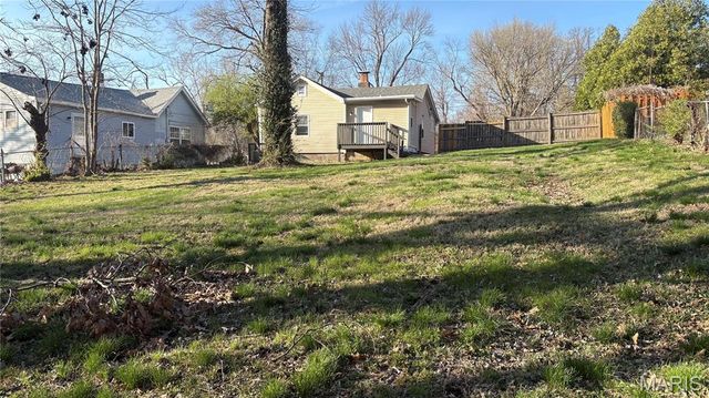 426 Bluff Drive, St Louis, MO 63137