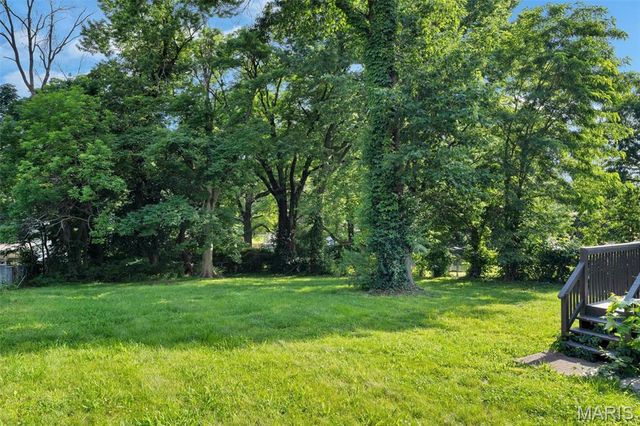 426 Bluff Drive, St Louis, MO 63137