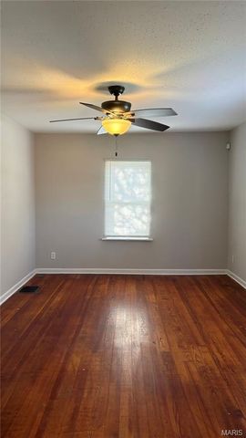 426 Bluff Drive, St Louis, MO 63137