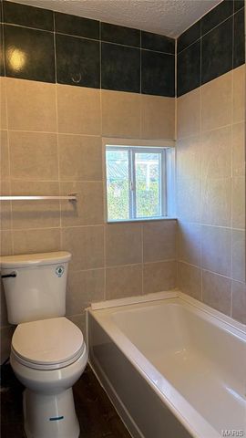 426 Bluff Drive, St Louis, MO 63137