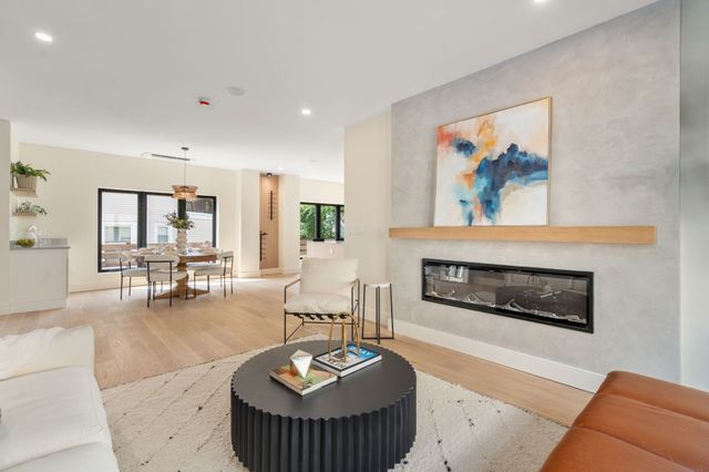 31 Conwell Ave, Somerville, MA 02144