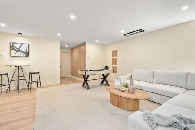 31 Conwell Ave, Somerville, MA 02144