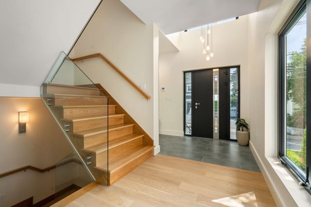 31 Conwell Ave, Somerville, MA 02144