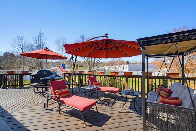 129 Brady Circle, Manchester, NH 03109