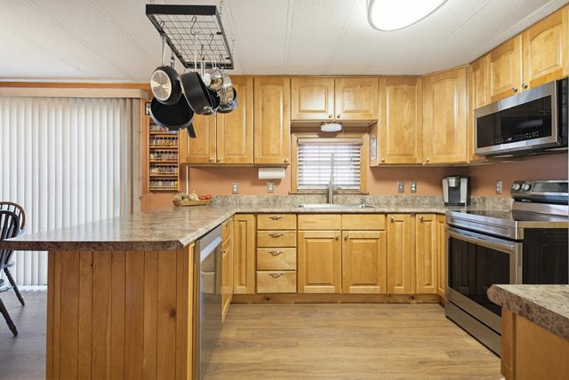 129 Brady Circle, Manchester, NH 03109