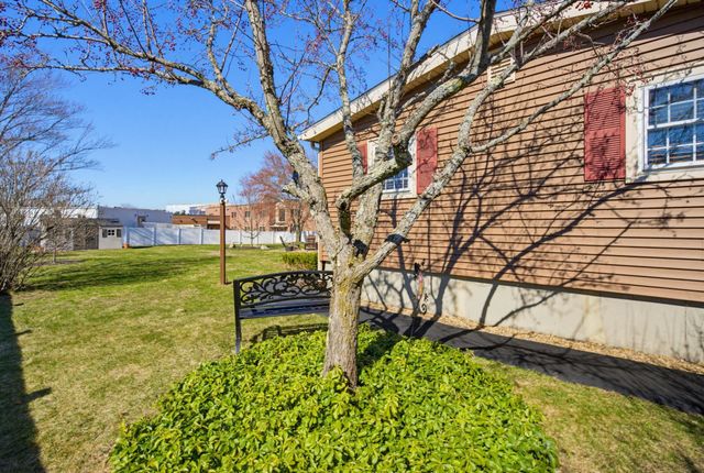 129 Brady Circle, Manchester, NH 03109