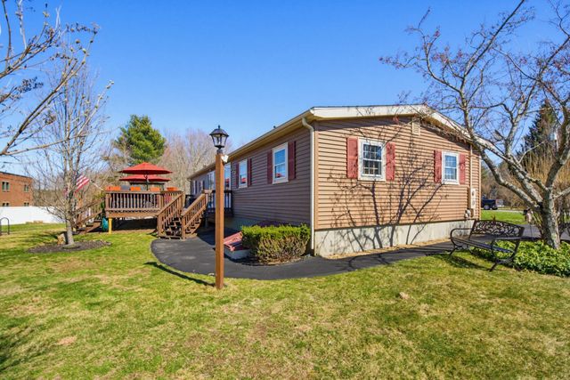129 Brady Circle, Manchester, NH 03109