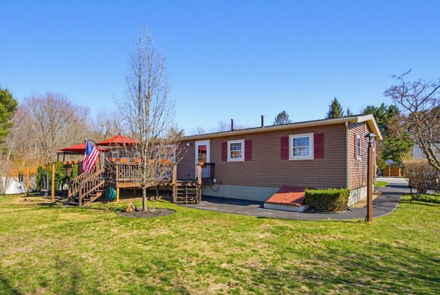 129 Brady Circle, Manchester, NH 03109