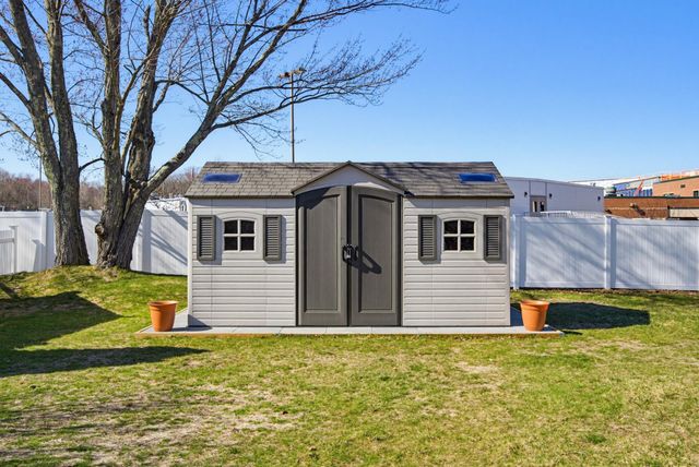129 Brady Circle, Manchester, NH 03109