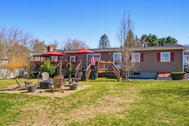 129 Brady Circle, Manchester, NH 03109