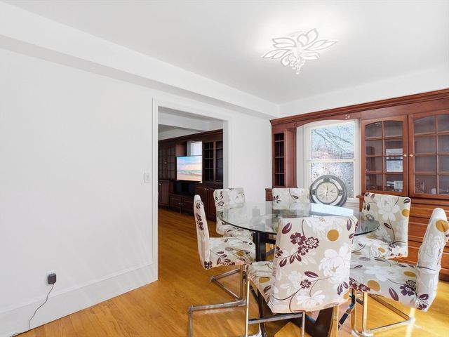 19 Elm Ct, Andover, MA 01810