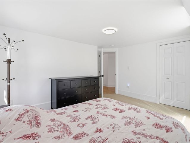 19 Elm Ct, Andover, MA 01810