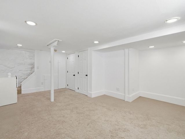 19 Elm Ct, Andover, MA 01810