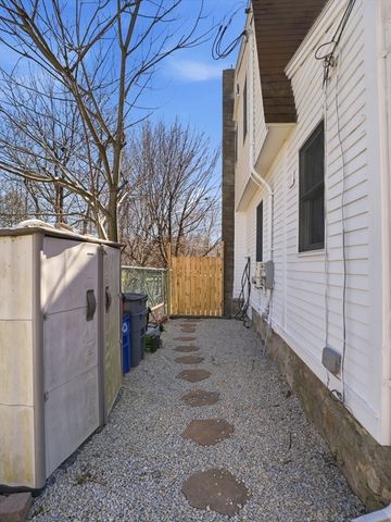 19 Elm Ct, Andover, MA 01810