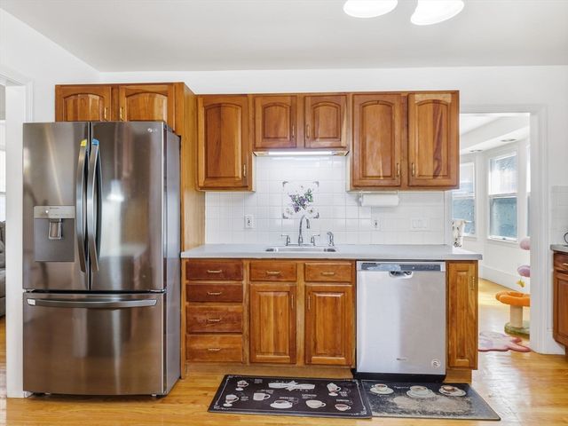 19 Elm Ct, Andover, MA 01810