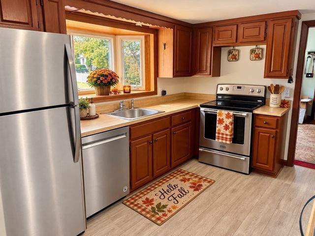 36 Oakland Dr, Auburn, MA 01501
