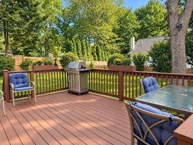 36 Oakland Dr, Auburn, MA 01501